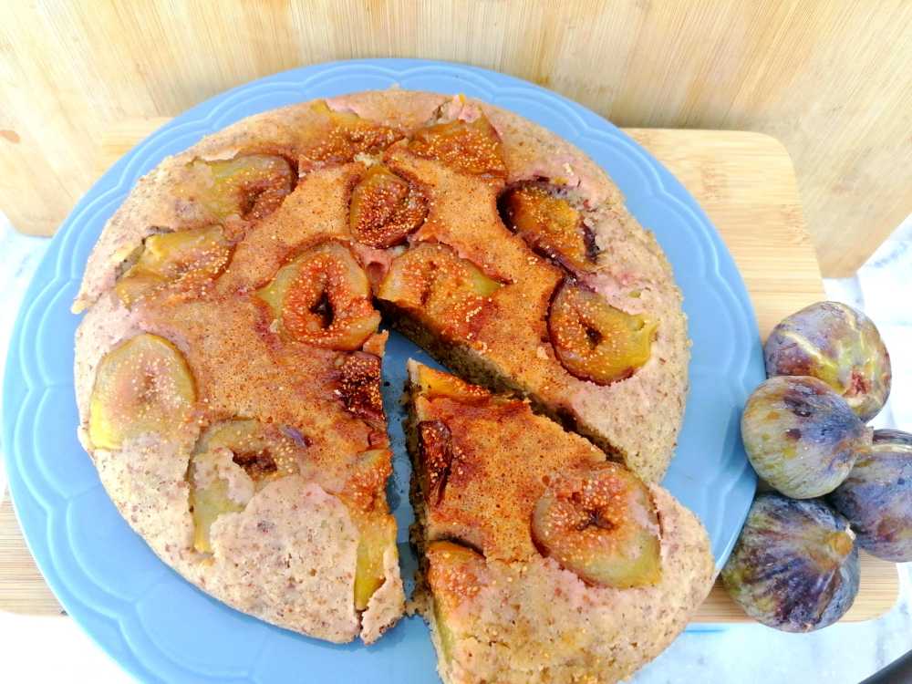 Bolo de figo na frigideira