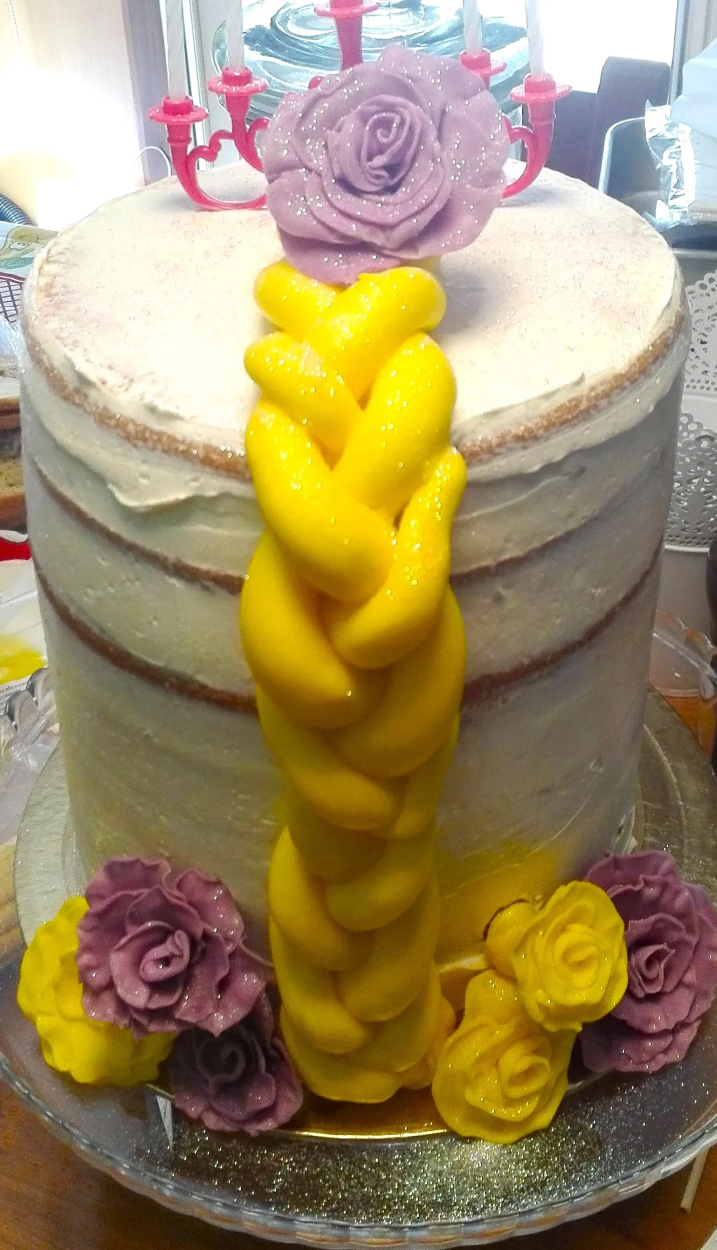 Festa de aniversário infantil em casa - Tema Rapunzel