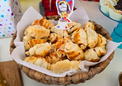 Festa de aniversário infantil em casa - Tema Didital Circus