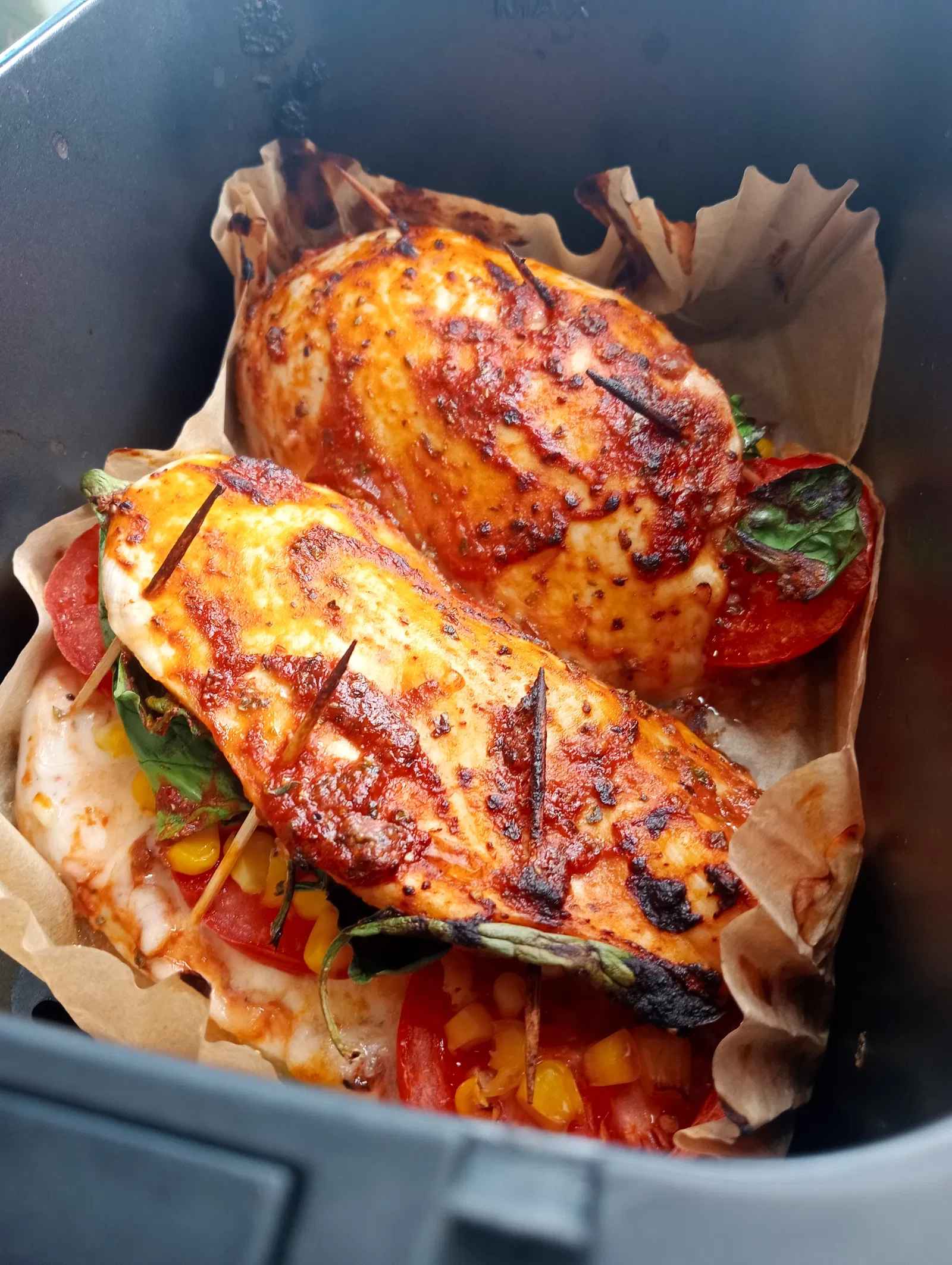 Receita de peitos de frangos recheados - na airfryer Receita de peitos de frangos recheados - na airfryer 1