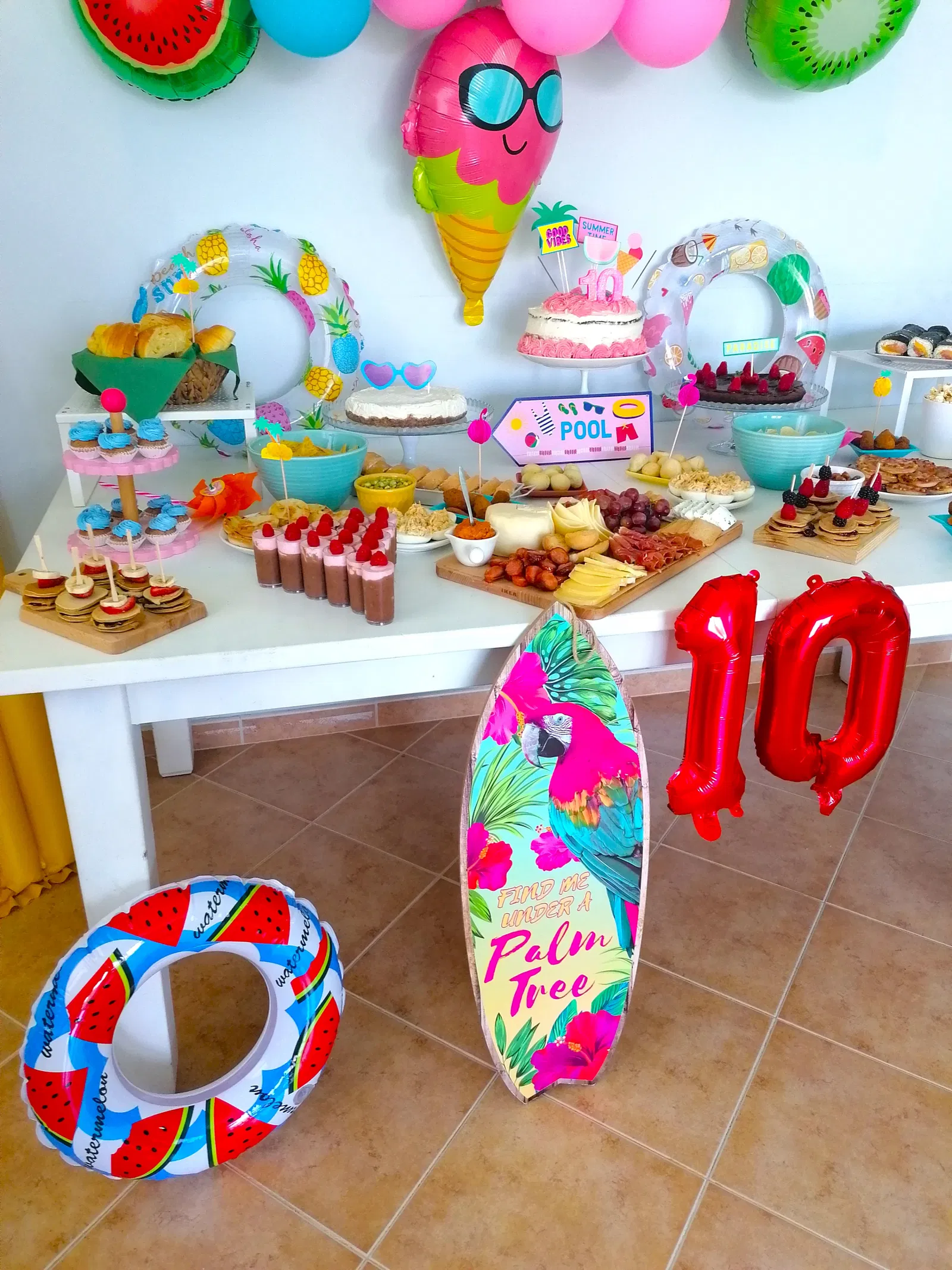 Como organizar uma festa em casa com tema de piscina